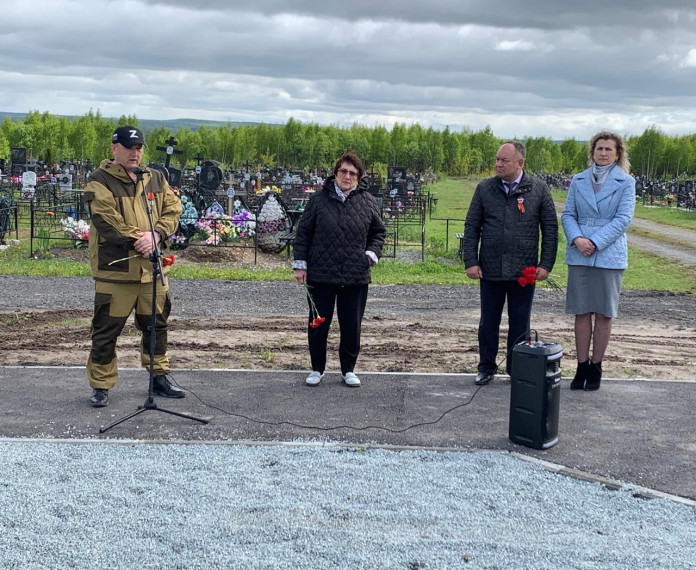 Открытие памятника посвящённый погибшим солдатом на СВО.